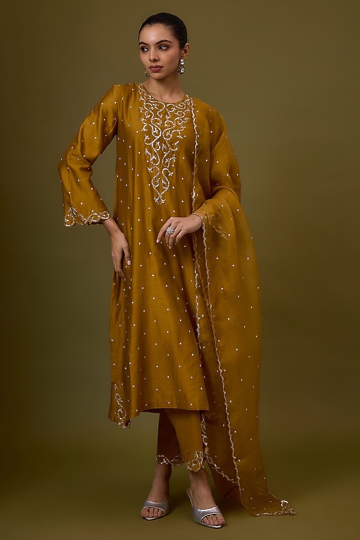 Mustard Chanderi Embroidered Kurta Set by Priyal Prakash at Pernia's Pop Up Shop