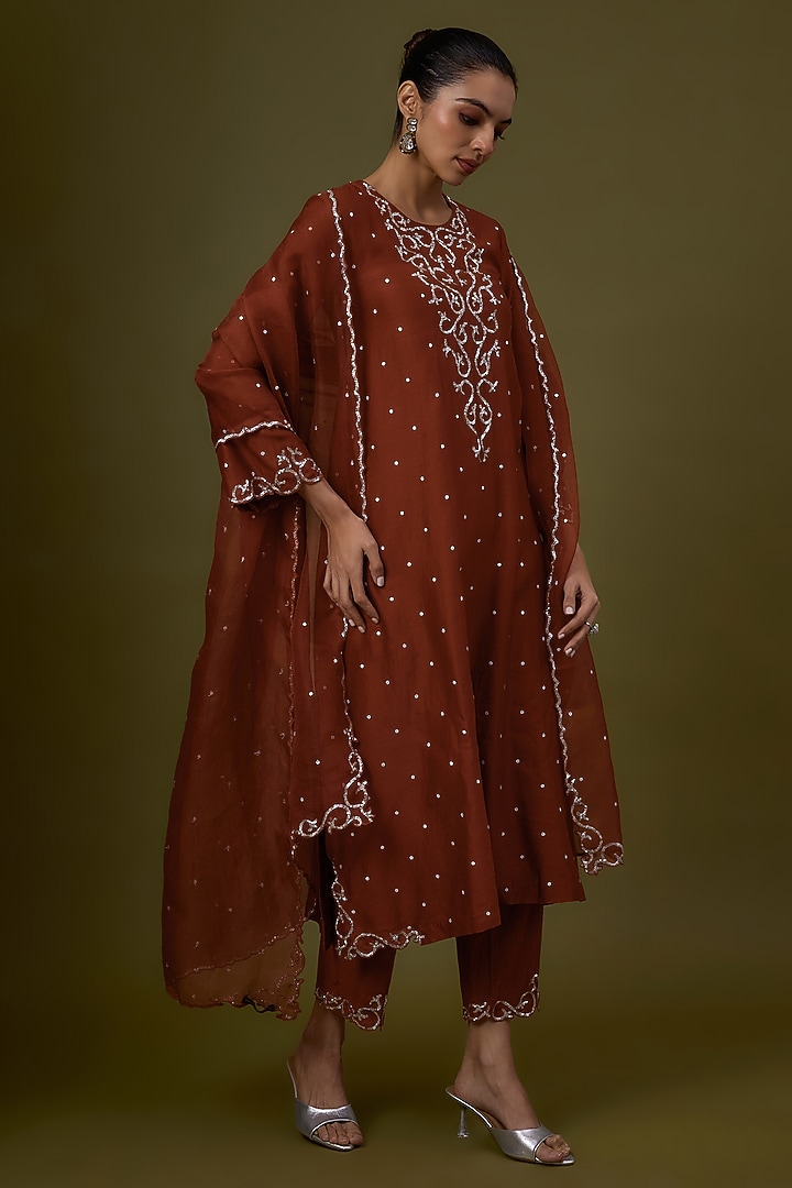 Rust Chanderi Embroidered Kurta Set by Priyal Prakash at Pernia's Pop Up Shop