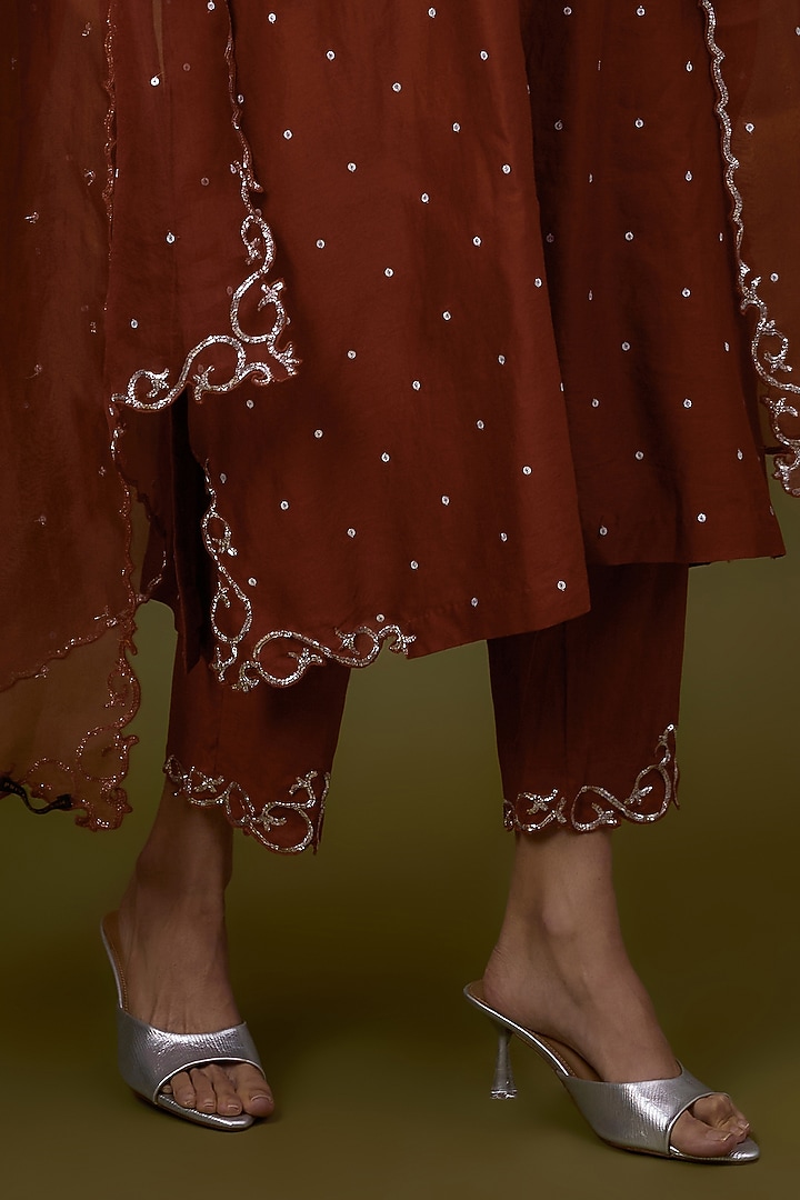 Rust Chanderi Embroidered Kurta Set by Priyal Prakash at Pernia's Pop Up Shop
