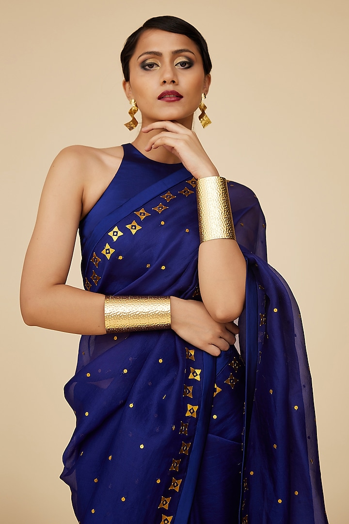 Ink Blue Silk Organza Aari Embroidered Party Wear Saree Set by Priyal Prakash at Pernia's Pop Up Shop