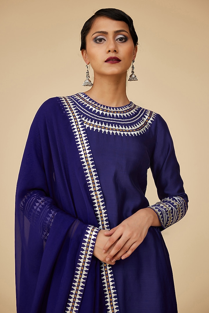 Ivory Chanderi Aari Embroidered Wedding Sharara Set by Priyal Prakash at Pernia's Pop Up Shop