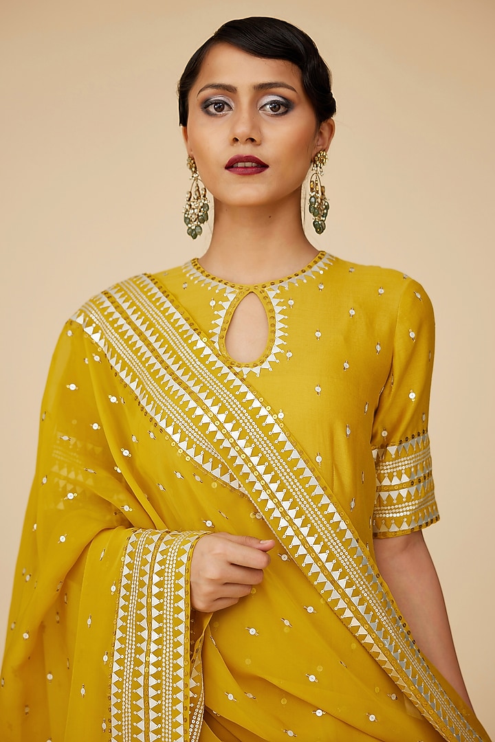 Mustard Chanderi Aari Embroidered Gharara Set by Priyal Prakash at Pernia's Pop Up Shop
