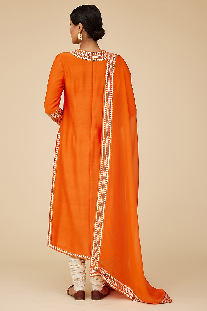 Orange Chanderi Aari Embroidered Kurta Set by Priyal Prakash at Pernia's Pop Up Shop