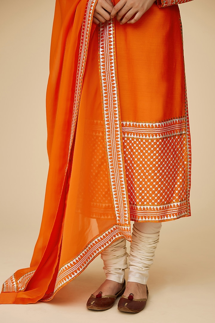 Orange Chanderi Aari Embroidered Kurta Set by Priyal Prakash at Pernia's Pop Up Shop