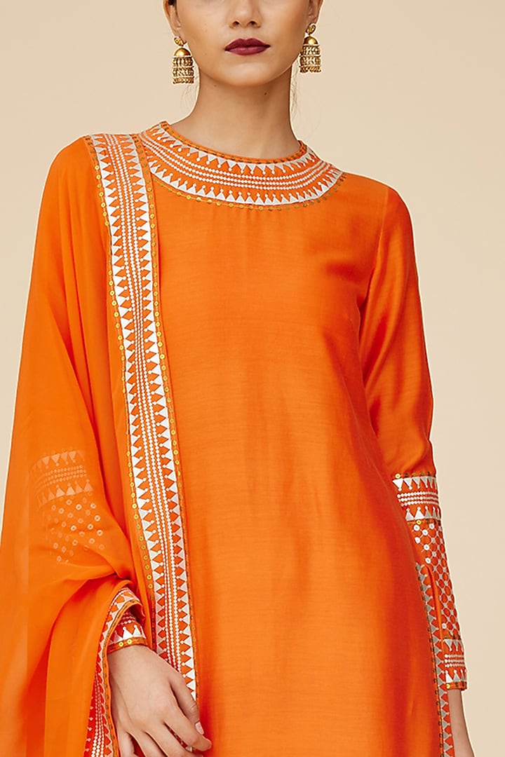 Orange Chanderi Aari Embroidered Kurta Set by Priyal Prakash at Pernia's Pop Up Shop
