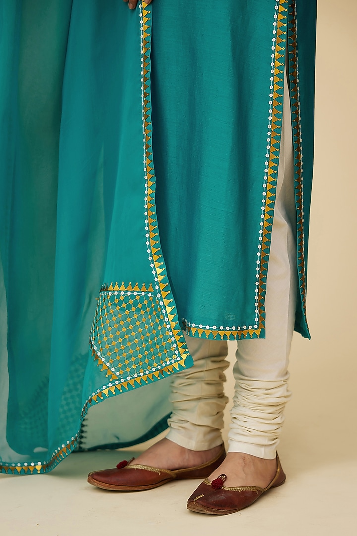 Teal Blue Chanderi Aari Embroidered Kurta Set by Priyal Prakash at Pernia's Pop Up Shop