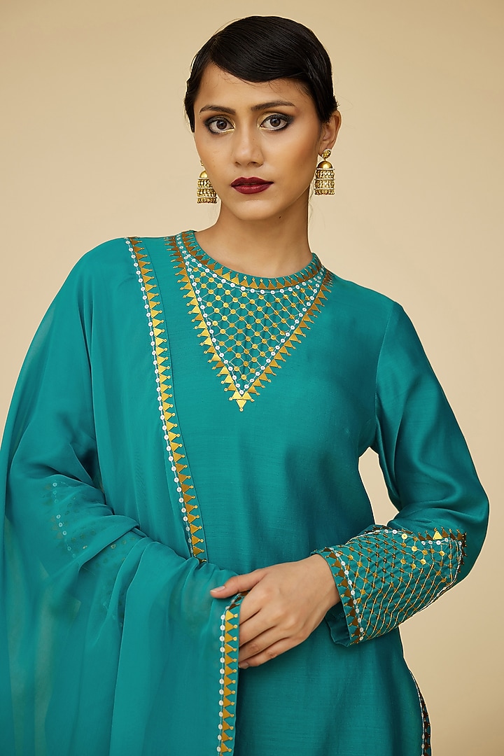 Teal Blue Chanderi Aari Embroidered Kurta Set by Priyal Prakash at Pernia's Pop Up Shop