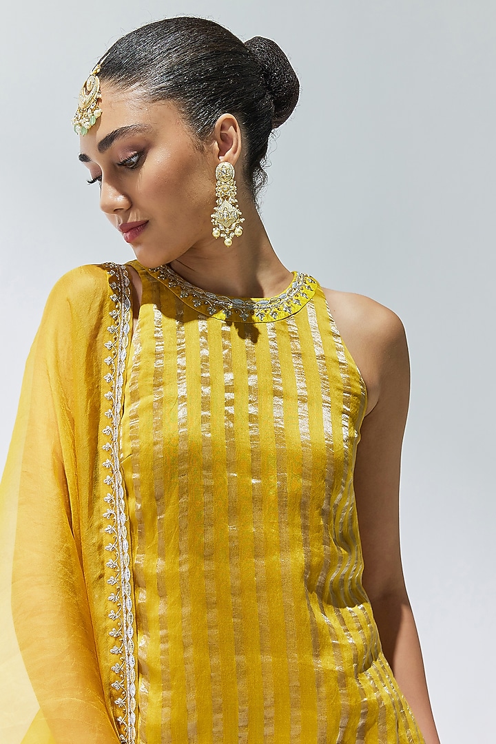 Dijon Mustard Zari Chanderi Gharara Set by Priyal Prakash at Pernia's Pop Up Shop