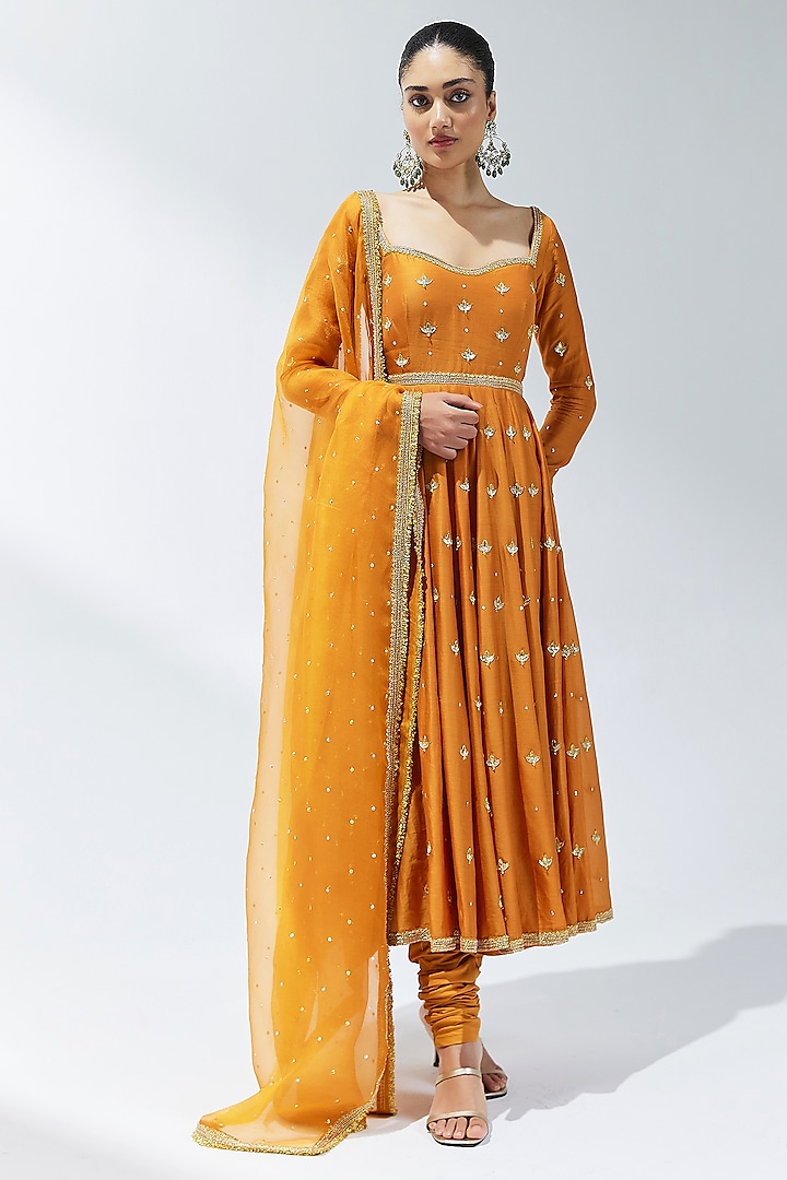 Burnt Orange Chanderi Aari & Zardosi Embroidered Anarkali Set by Priyal Prakash at Pernia's Pop Up Shop