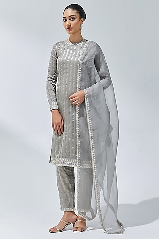 Stone Grey Zari Chanderi Aari & Zardosi Embroidered Kurta Set by Priyal Prakash