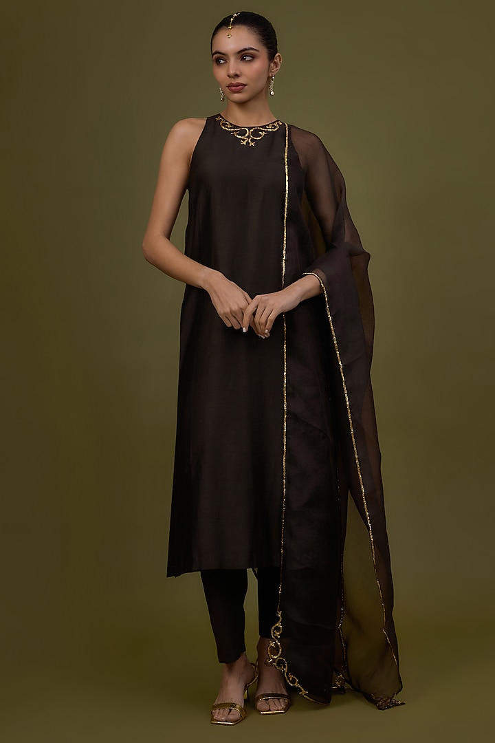 Chocolate Brown Chanderi Jaal Embroidered Kurta Set by Priyal Prakash at Pernia's Pop Up Shop