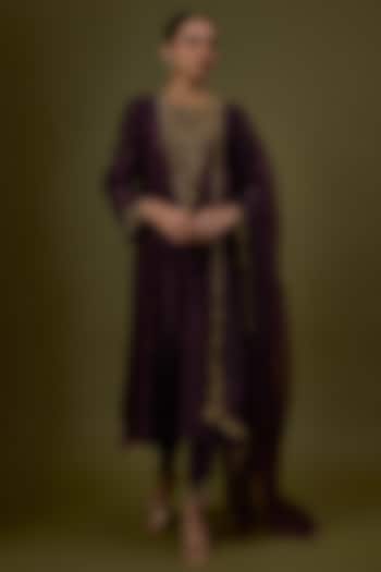 Plum Chanderi Embroidered Kurta Set by Priyal Prakash at Pernia's Pop Up Shop