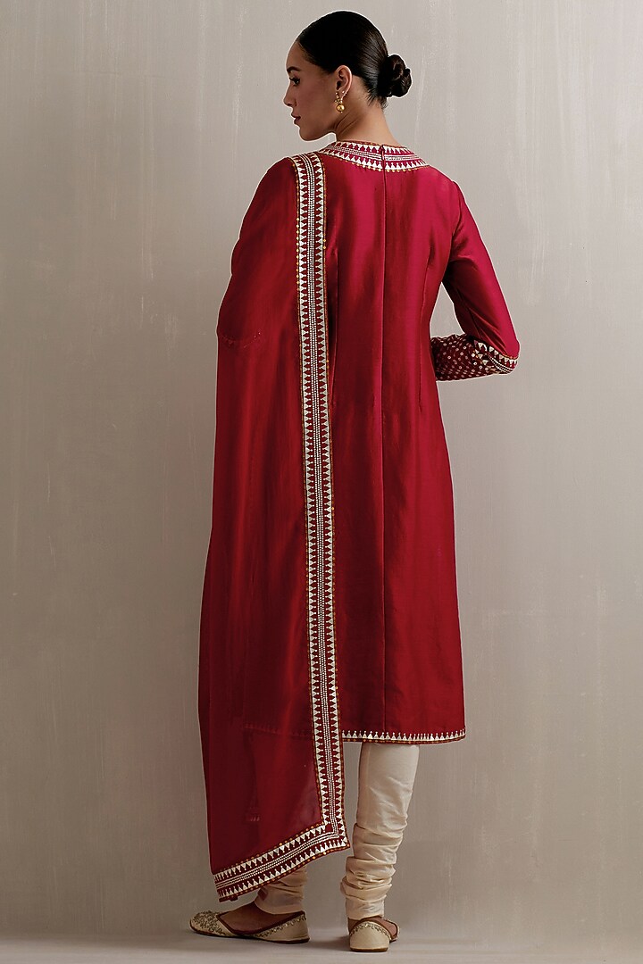 Berry Red Chanderi Sequins Hand Embroidered Kurta Set by Priyal Prakash at Pernia's Pop Up Shop