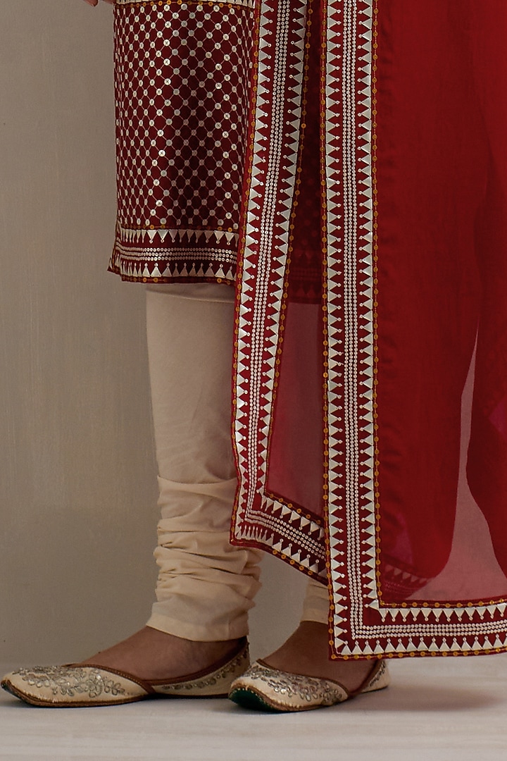 Berry Red Chanderi Sequins Hand Embroidered Kurta Set by Priyal Prakash at Pernia's Pop Up Shop