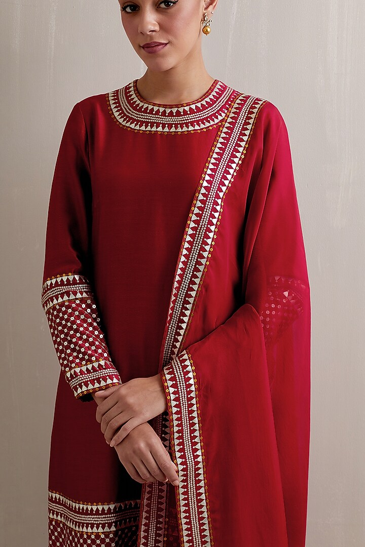 Berry Red Chanderi Sequins Hand Embroidered Kurta Set by Priyal Prakash at Pernia's Pop Up Shop