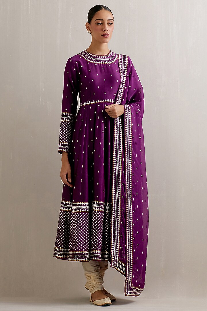 Aubergine Purple Chanderi Aari Hand Embroidered Wedding Anarkali Set by Priyal Prakash at Pernia's Pop Up Shop