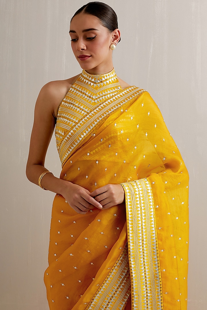 Mango Yellow Silk Organza Aari Embroidered Wedding Saree Set by Priyal Prakash at Pernia's Pop Up Shop