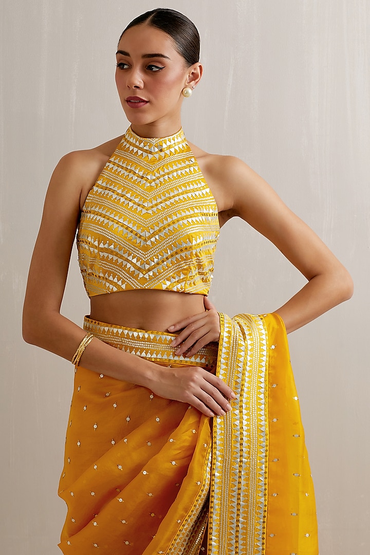Mango Yellow Silk Organza Aari Embroidered Wedding Saree Set by Priyal Prakash at Pernia's Pop Up Shop