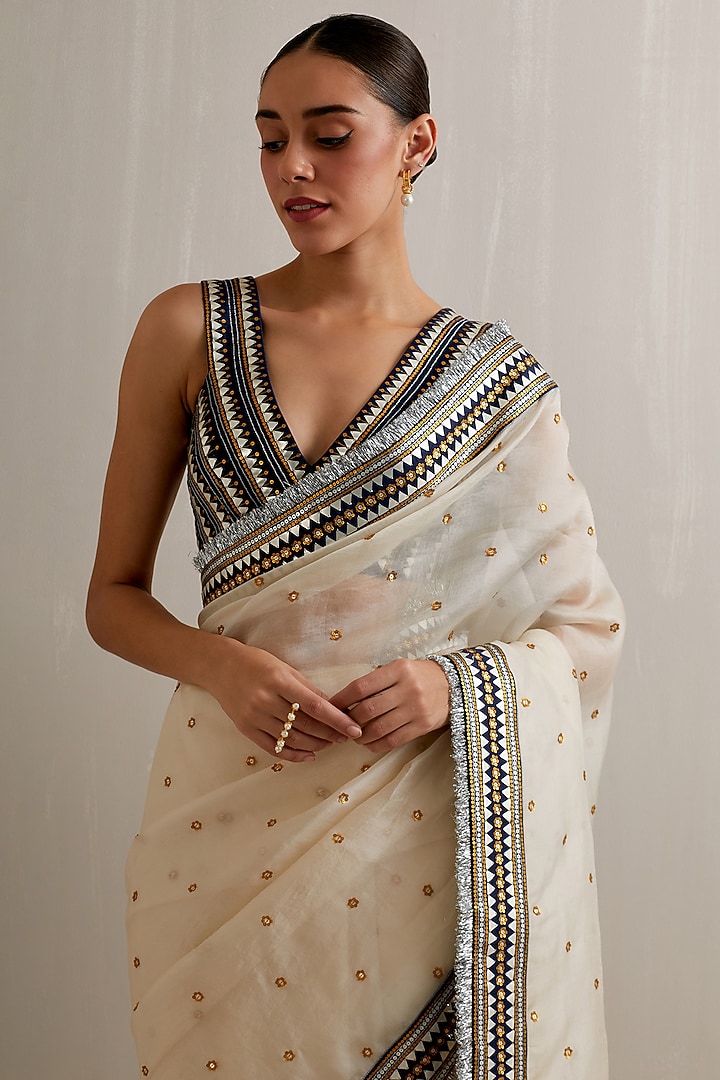 Ivory Silk Organza Zari Embroidered Wedding Saree Set by Priyal Prakash at Pernia's Pop Up Shop