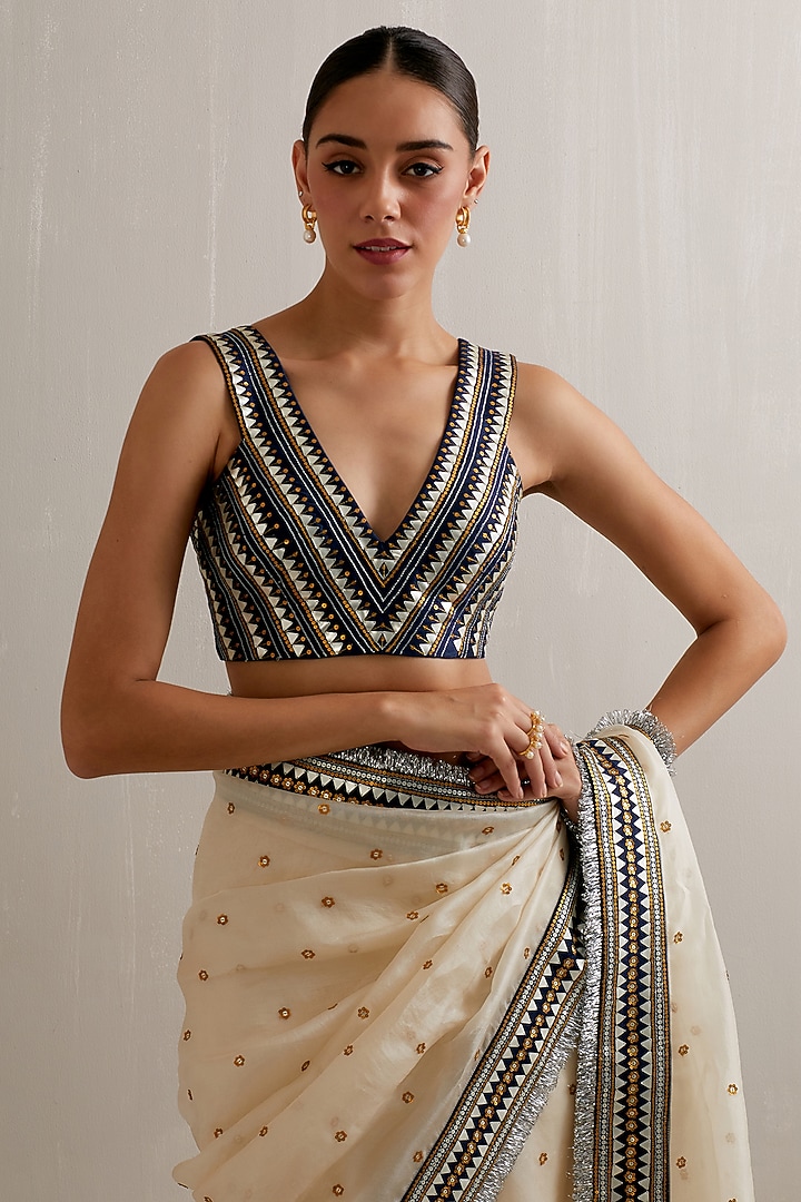 Ivory Silk Organza Zari Embroidered Wedding Saree Set by Priyal Prakash at Pernia's Pop Up Shop