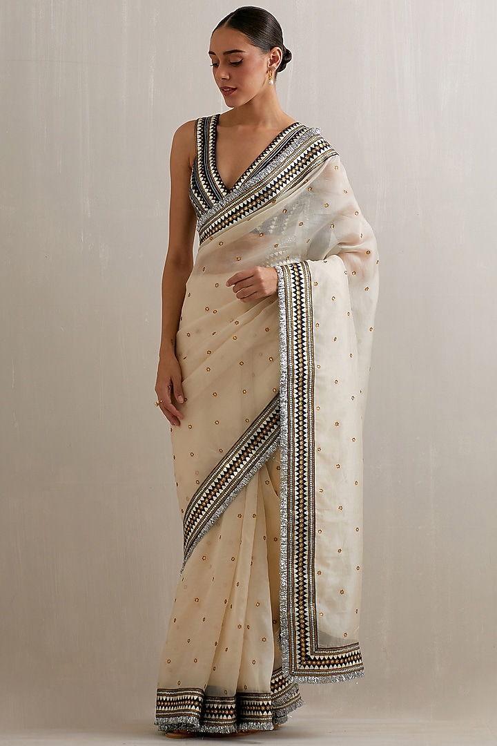 Ivory Silk Organza Zari Embroidered Wedding Saree Set by Priyal Prakash at Pernia's Pop Up Shop