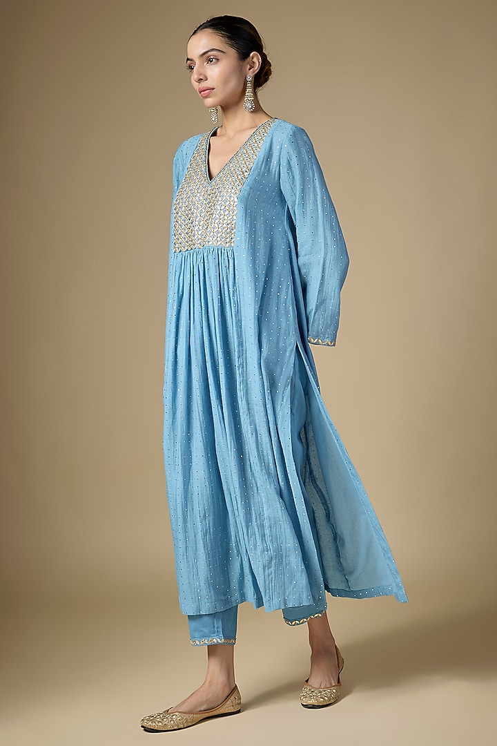 Pacific Blue Mukaish Chanderi Motif Embroidered Kurta Set by Priyal Prakash at Pernia's Pop Up Shop