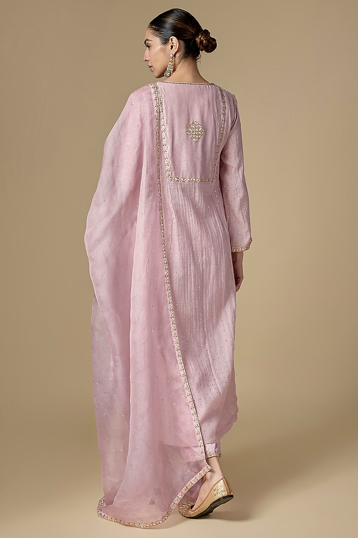 Rose Quartz Pink Mukaish Chanderi Motif Embroidered Kurta Set by Priyal Prakash at Pernia's Pop Up Shop
