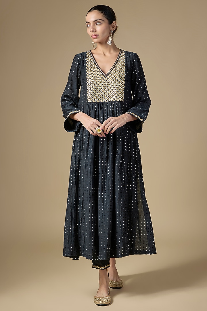Black Mukaish Chanderi Motif Embroidered Kurta Set by Priyal Prakash at Pernia's Pop Up Shop