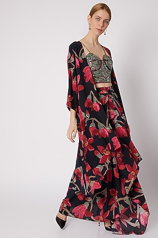 Black Embellished Cape Set by Prints By Radhika