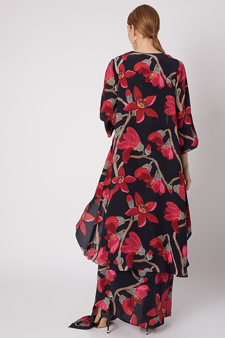 Black Embellished Cape Set by Prints By Radhika at Pernia's Pop Up Shop