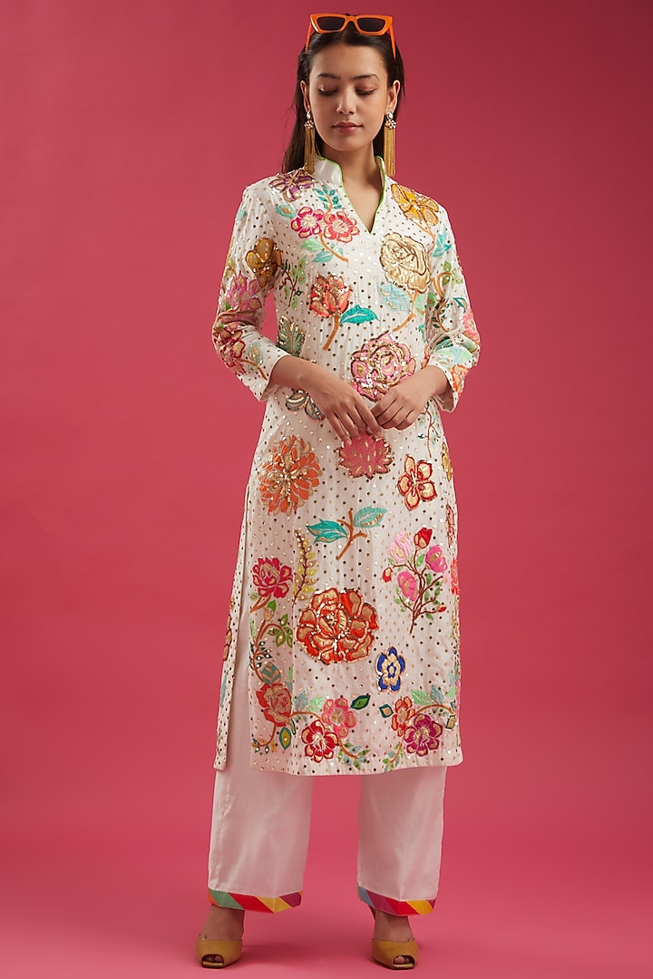 White Sequins Embroidered Kurta Set by Param Sahib at Pernia's Pop Up Shop