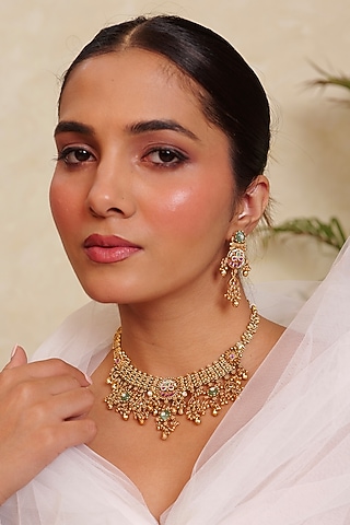 Antique Gold Finish Kundan Polki Textured Temple Choker Necklace Set by Prestones