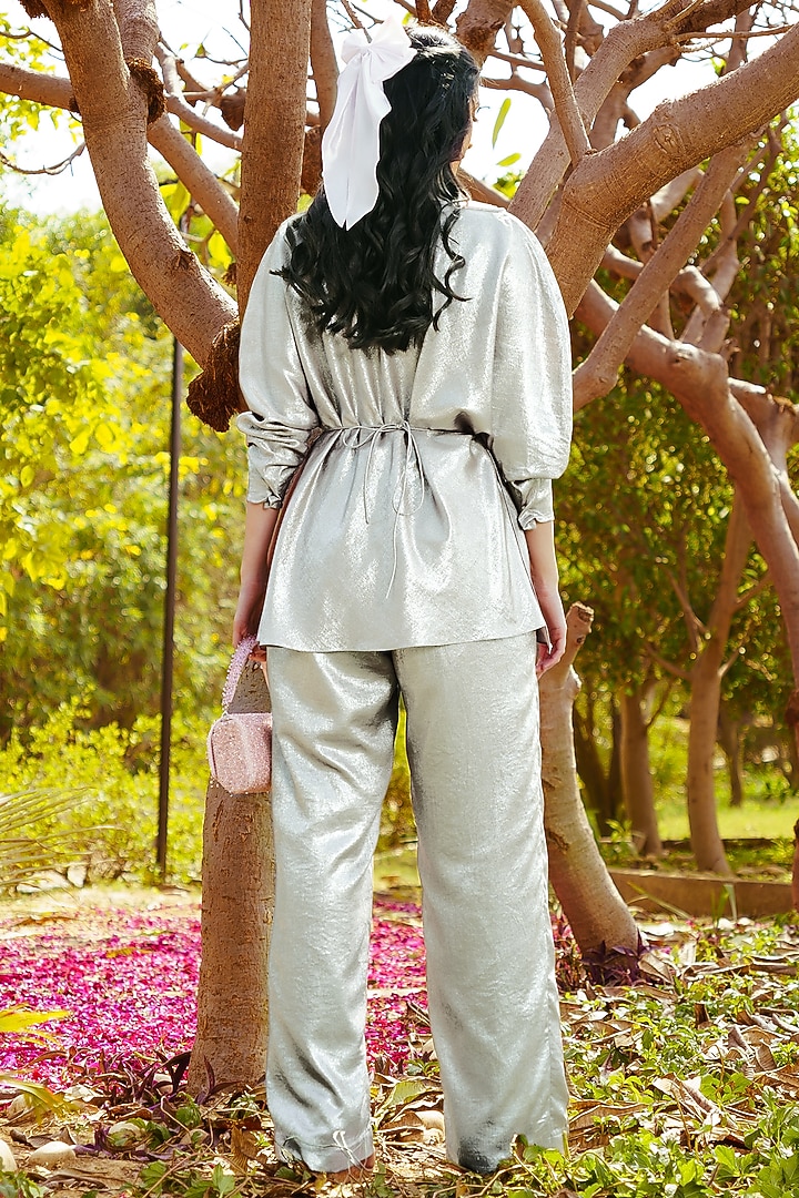 Green Shimmer Georgette Acrylic Embroidered Co-Ord Set by PRATISHTHA - THE LABEL at Pernia's Pop Up Shop