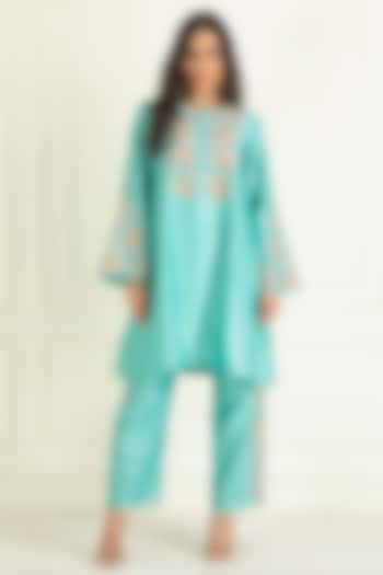 Turquoise Blue Chanderi Embroidered Kurta Set by Priyanka Jain Pret