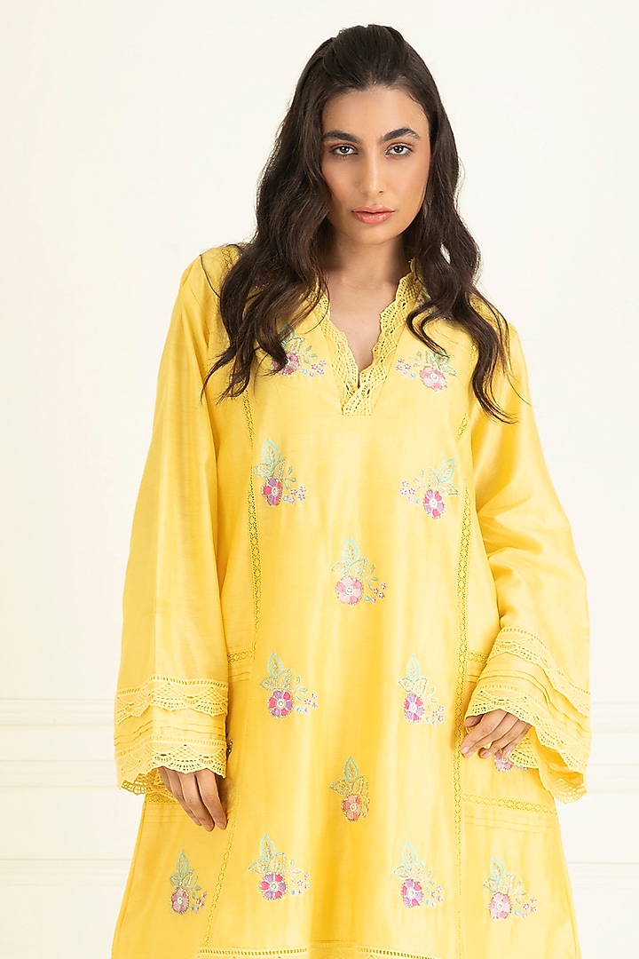Candy Yellow Chanderi Embroidered Kurta Set by Priyanka Jain at Pernia's Pop Up Shop