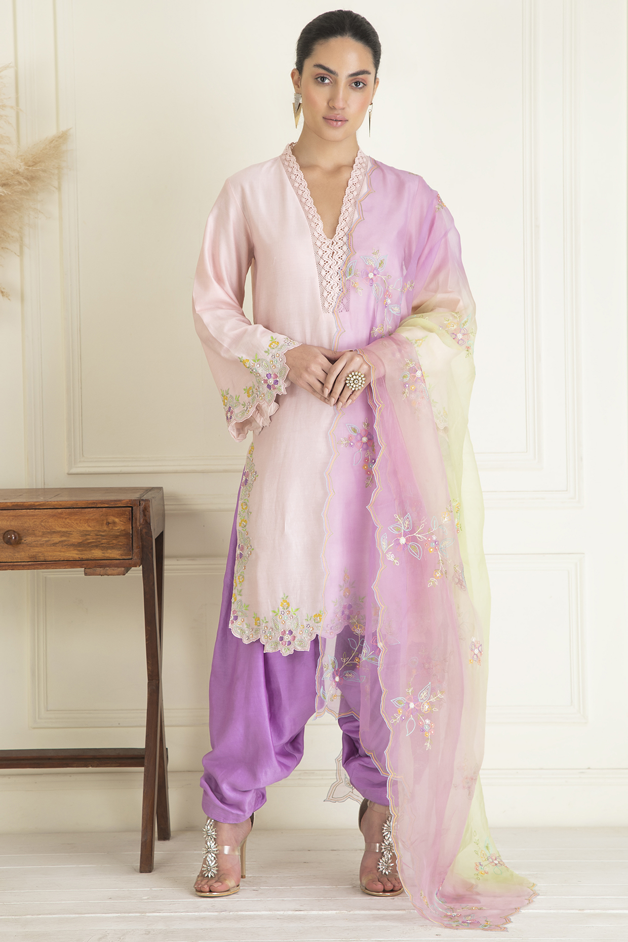 Pink Chanderi Embroidered Kurta Set by Priyanka Jain at Pernia's Pop Up Shop