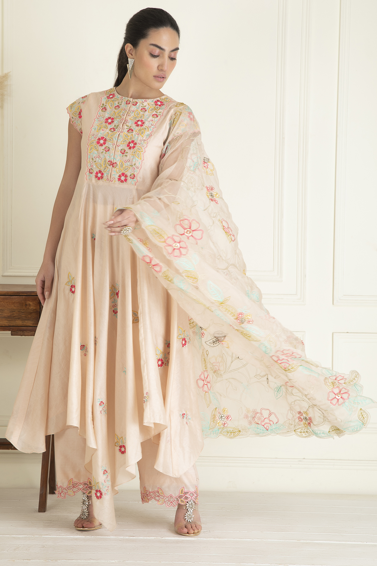 Peach Chanderi Embroidered Kurta Set by Priyanka Jain at Pernia's Pop Up Shop