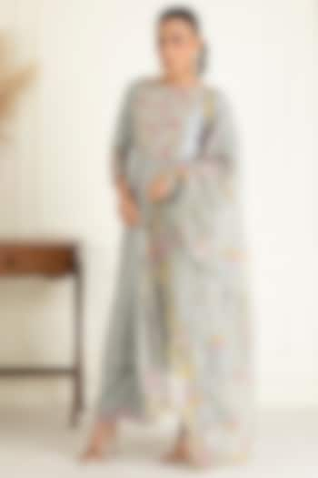 Steel Grey Chanderi Embroidered Kurta Set by Priyanka Jain at Pernia's Pop Up Shop