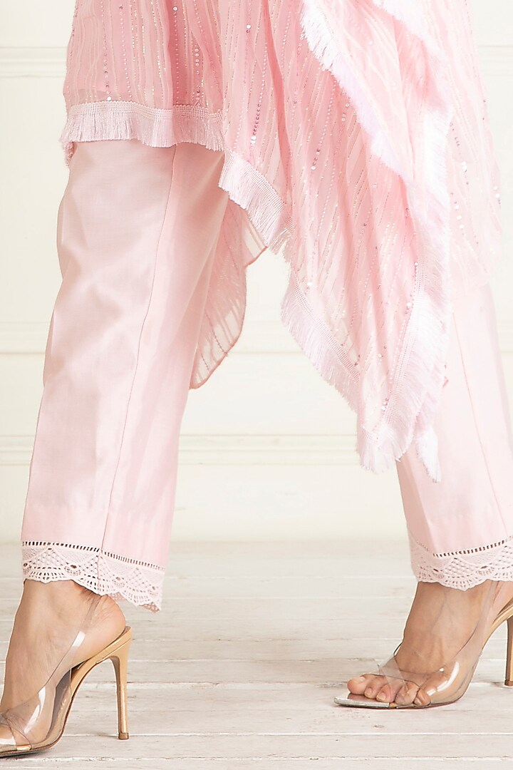 Pink Lurex Georgette Hand Embroidered Kaftan Set by Priyanka Jain at Pernia's Pop Up Shop