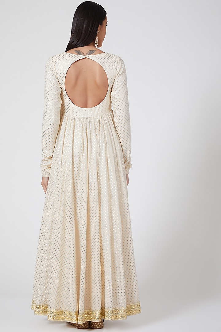 Off White Embroidered Wedding Anarkali Set by Priyanka Jain at Pernia's Pop Up Shop