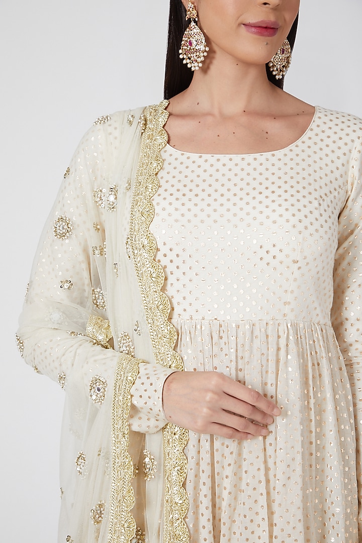 Off White Embroidered Wedding Anarkali Set by Priyanka Jain at Pernia's Pop Up Shop