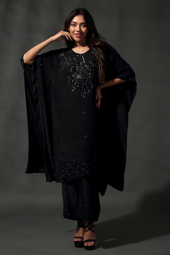 Black Sheesha Silk Sequins & Beads Embroidered Kaftan Set by Priyanka Jain