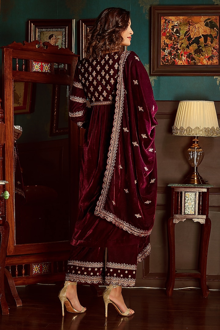 Wine Velvet Embroidered Kurta Set by Priyanka Jain at Pernia's Pop Up Shop