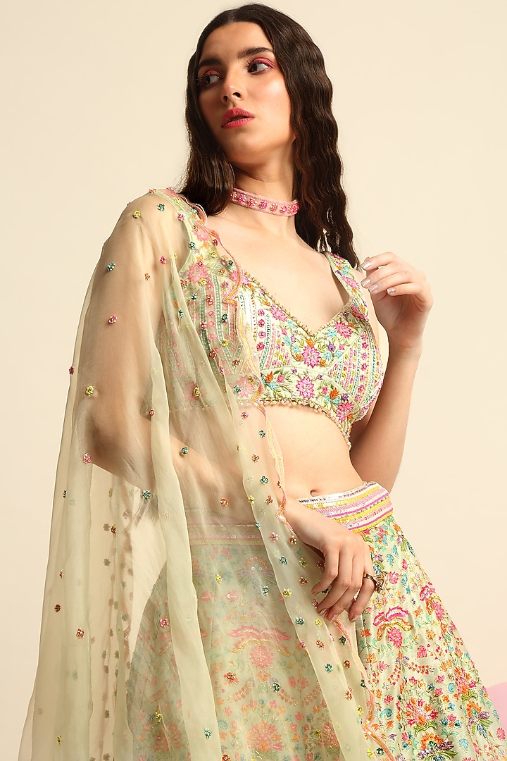 Ivory Digital Printed Wedding Lehenga Set by Priyanka Jain at Pernia's Pop Up Shop