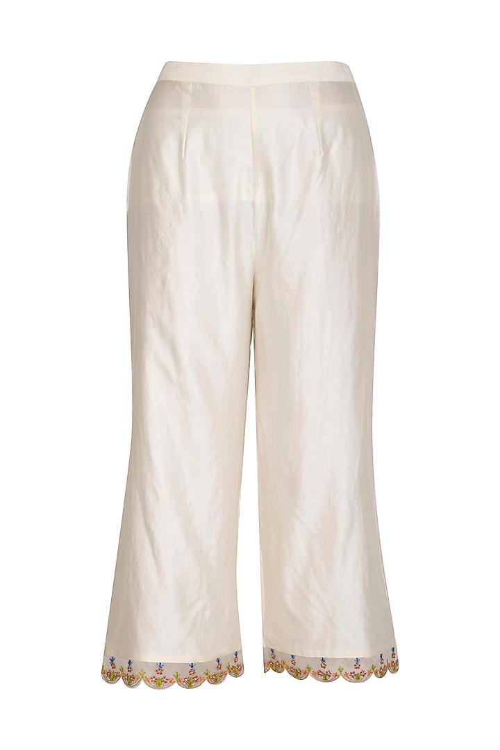 Ivory Embroidered Kurta Set by Priyanka Jain at Pernia's Pop Up Shop