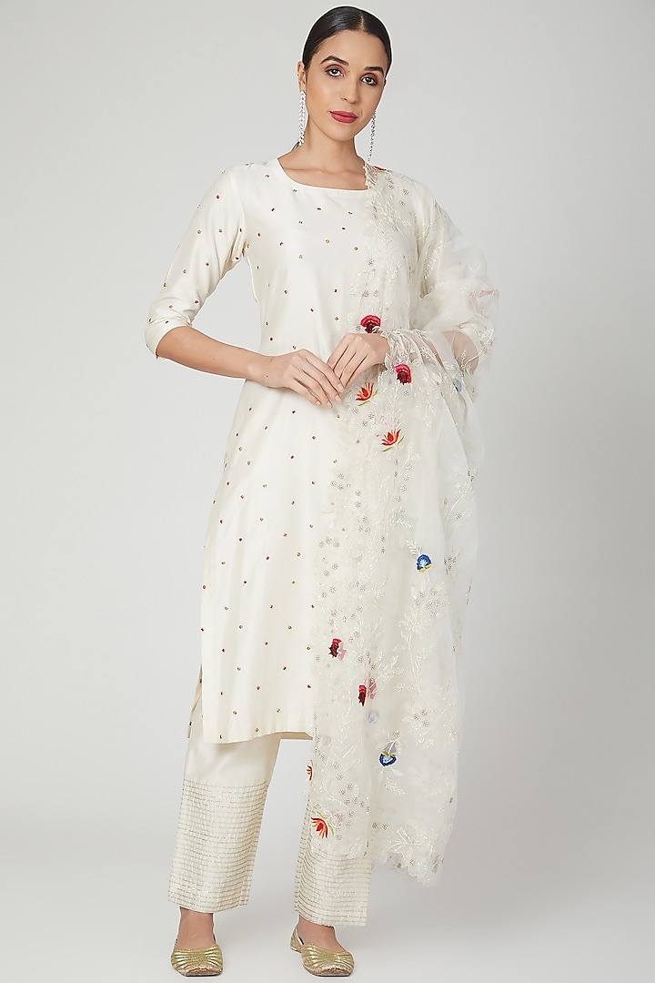 White Embroidered Kurta Set by Priyanka Jain