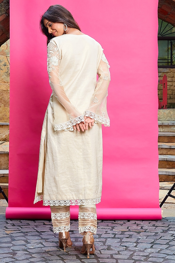 Beige Linen Embroidered Kurta Set by Priyanka Jain at Pernia's Pop Up Shop