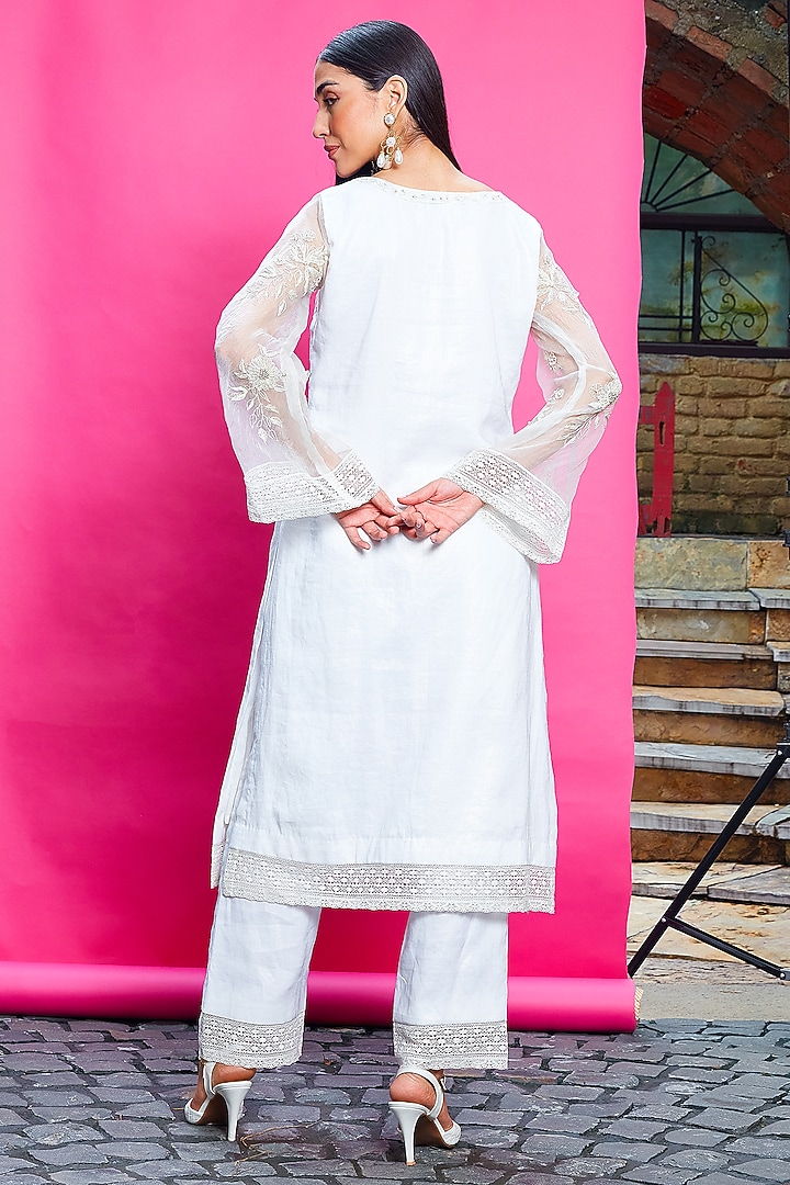 Ivory Linen Embroidered Kurta Set by Priyanka Jain at Pernia's Pop Up Shop
