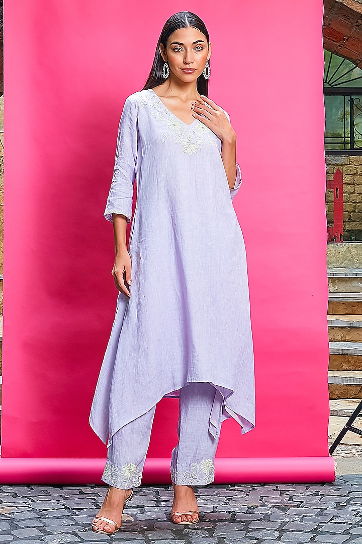 Lilac Linen Embroidered Kurta Set by Priyanka Jain at Pernia's Pop Up Shop