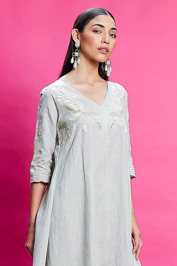Beige Linen Embroidered Kurta Set by Priyanka Jain at Pernia's Pop Up Shop